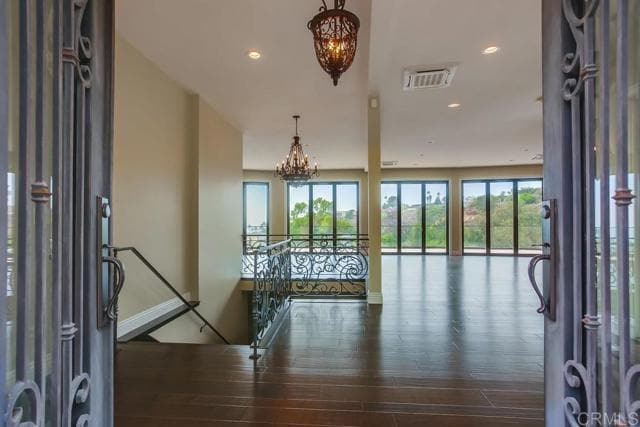 Building Photo - 5756 La Jolla Mesa Dr