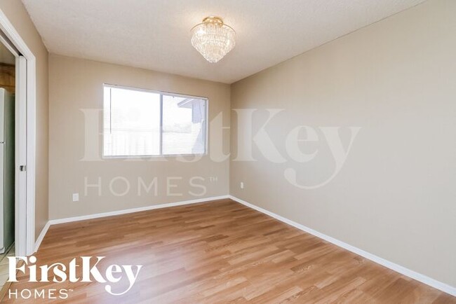Building Photo - 5106 S Rockford Dr