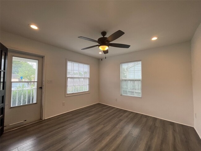 Building Photo - 229 Neyland St