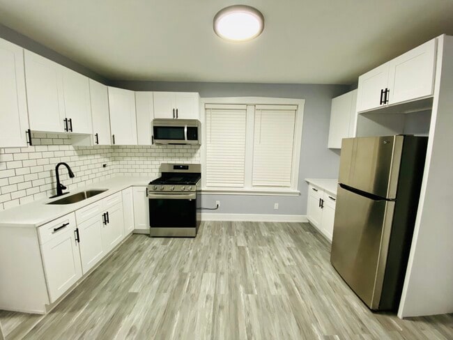 Kitchen side view - 2601 W 23rd St