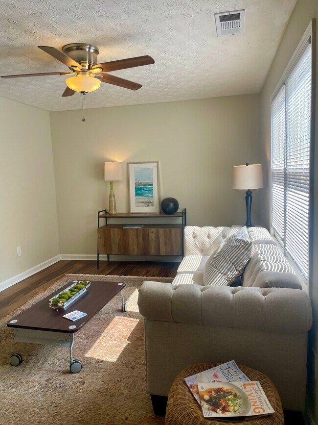 Foto del edificio - Jefferson Ridge Townhomes