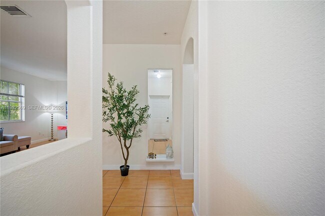 Foto del edificio - 10242 NW 7th St