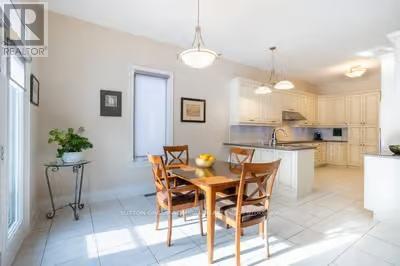 Building Photo - 203 Hunterwood Chase