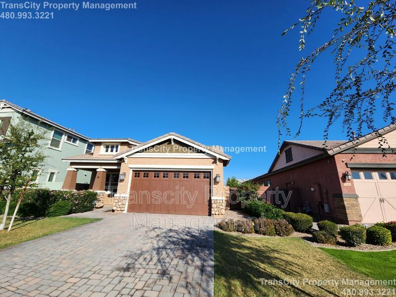 Primary Photo - 3558 E Arabian Dr