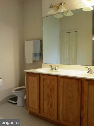 Foto del edificio - 6216 Westchester Park Dr