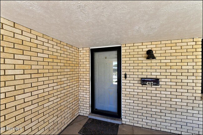 Building Photo - 4217 Canterbury Dr