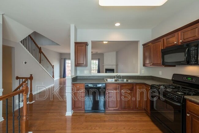 Building Photo - 1369 Thornborough Dr
