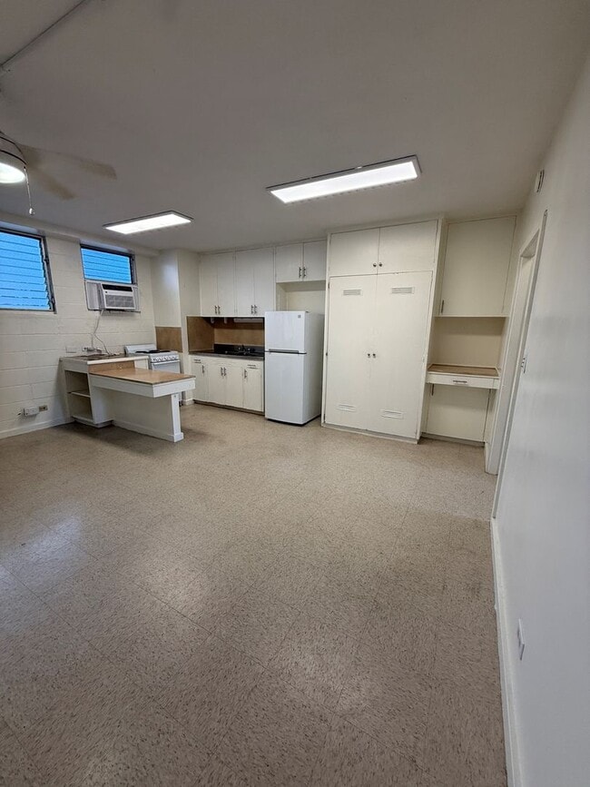 Building Photo - 1808 Liliha St