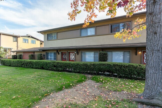 Building Photo - 112 Esperanza Ave