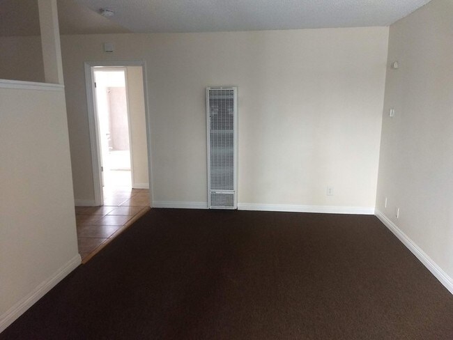 Building Photo - 11138 Klingerman St