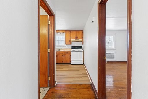 Foto del edificio - Comfortable & Convenient 1-Bedroom Apartment in Prime Lynchburg Location!