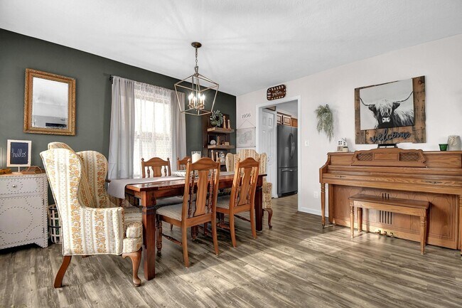 Dining room - 509 Erickson Ave