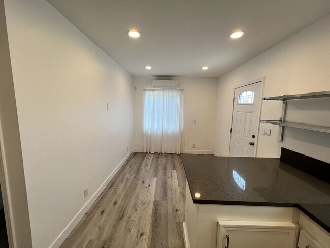 Foto del edificio - Remodeled Modern ADU 1-Bed + 1-Bath (prime...
