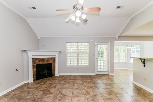 Building Photo - 4258 Ravenwood Dr N