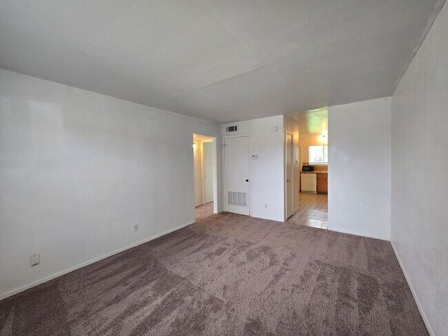 Foto del edificio - SECTION 8 ACCEPTED - WATER INCLUDED - AVAI...