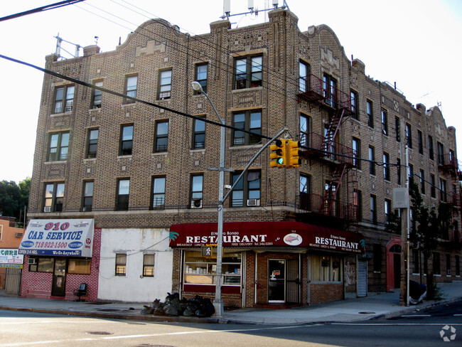 Foto del edificio - 121 Jamaica Ave