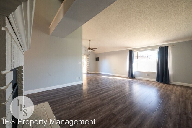 Foto del edificio - 3 br, 2 bath House - 4341 W. Paul Ave.