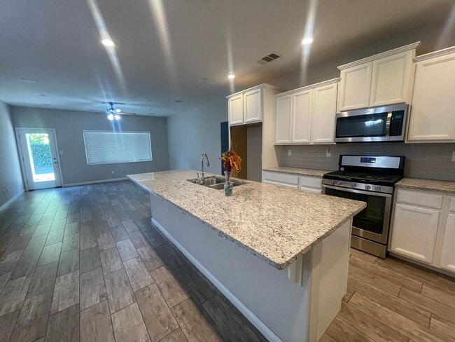 Building Photo - 5202 Phisto Pl