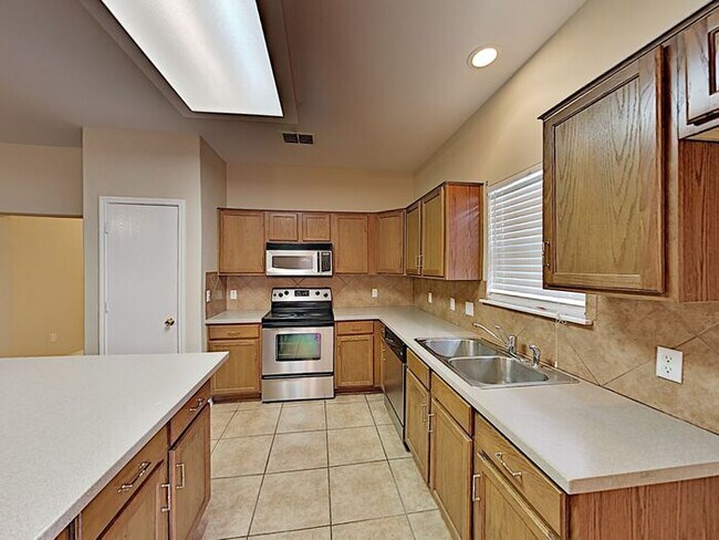 Foto del edificio - No Application Fees* $500 Off 1st Month - ...