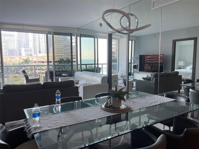 Foto del edificio - 495 Brickell Ave