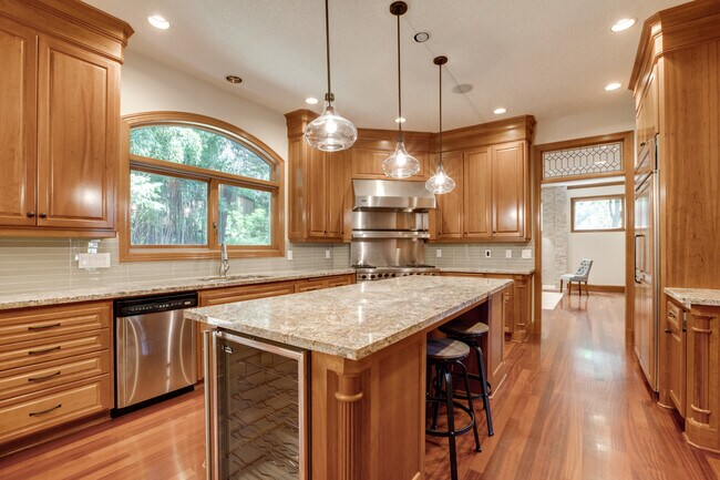 Building Photo - 1099 Troon Rd