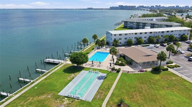 Building Photo - 765 John Ringling Blvd
