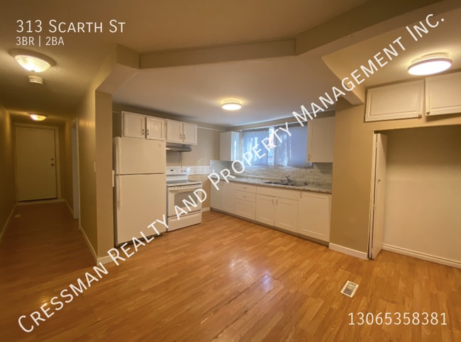 Building Photo - 3 Bedroom 2 Bath FULL HOUSE