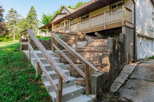 Building Photo - S76W19414 Prospect Dr