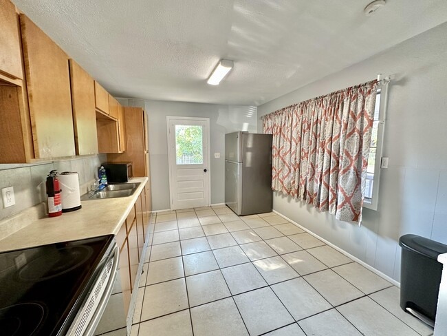 Building Photo - 709 E 129th Ave