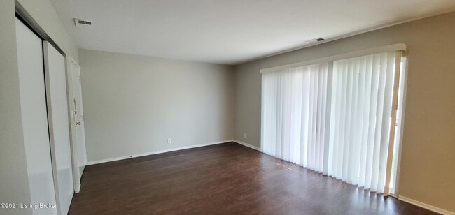 Foto del edificio - 9302 Aylesbury Dr