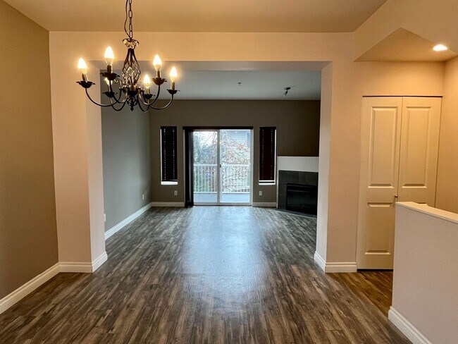Foto del edificio - Beautiful Lynnwood 2-Bed Townhome with Tan...