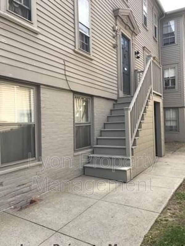 39 Bowen St Unit 4, Providence, RI 02903 Condo for Rent in Providence