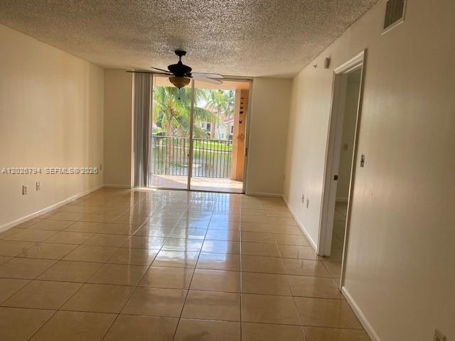 Foto del edificio - 2051 Renaissance Blvd