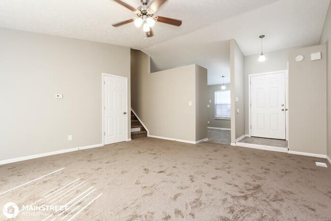 Foto del edificio - 644 Woods Crossing Ln