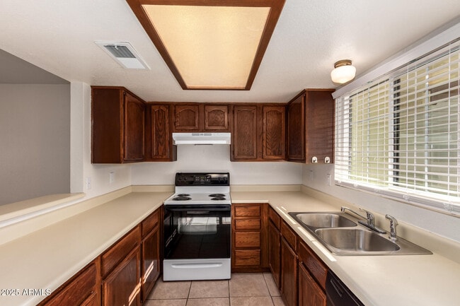 Foto del edificio - 6606 W Jamaica Dr