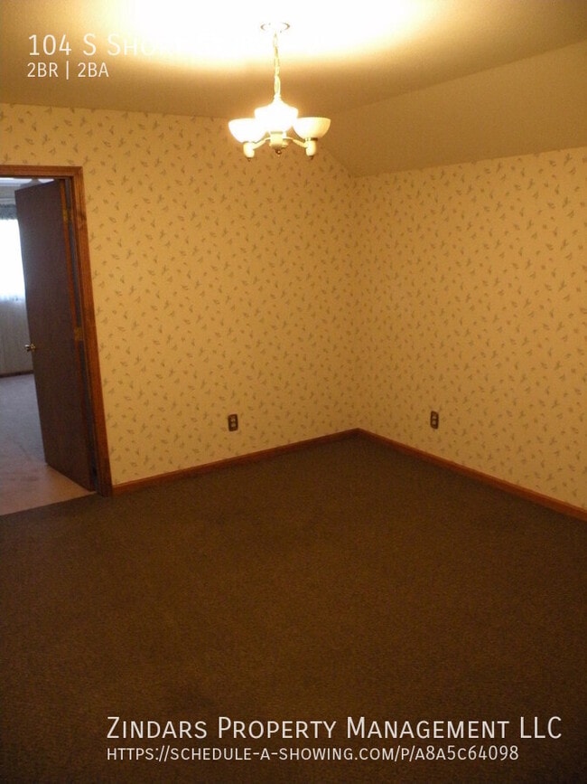 Building Photo - 104 S Short St