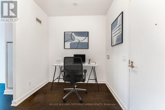 Building Photo - 1030 King St W