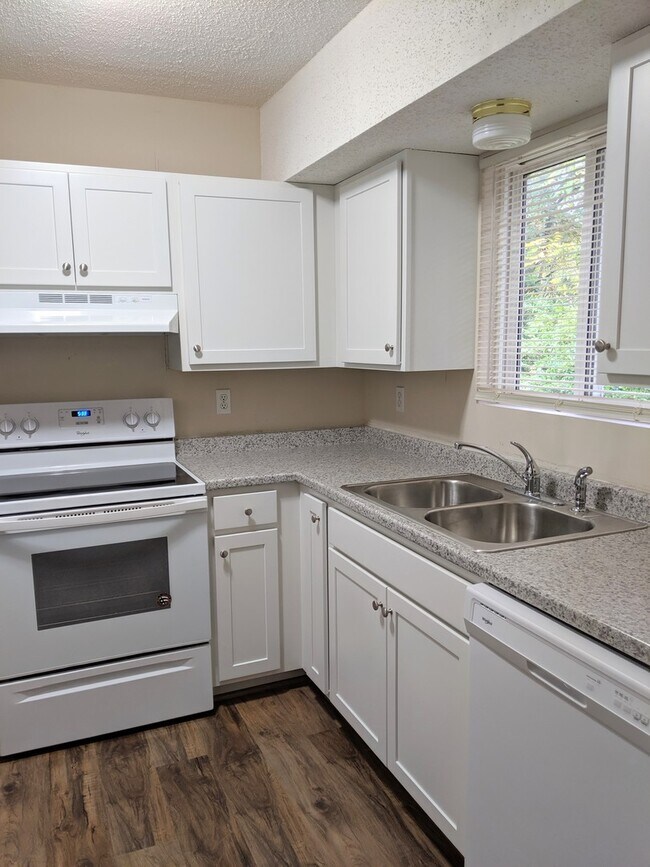 Building Photo - Black Mountain Apartment
