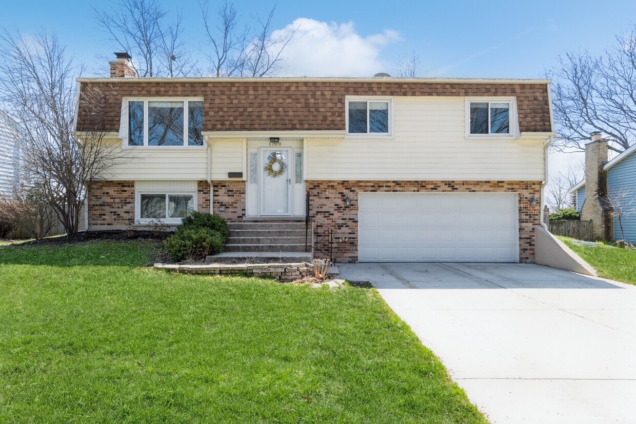 1100 Durham Dr, Wheaton, IL 60189 House for Rent in Wheaton, IL