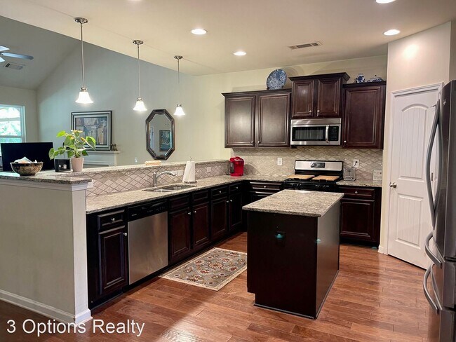 Building Photo - 3 br, 2.5 bath House - 2022 Lippencott Place