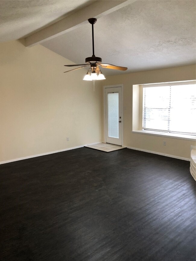 Foto del edificio - 23415 Cimber Ln