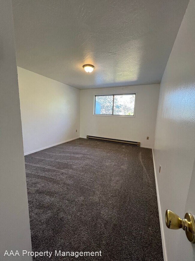 Building Photo - 2 br, 1 bath House - 1912 Dawn Ct., B