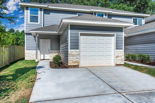 Foto del edificio - 918 Shady Ln