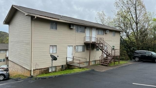 Photo - 210 Hendricks Blvd Townhome