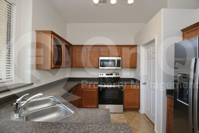 Building Photo - 1125 W Fruit Tree Ln