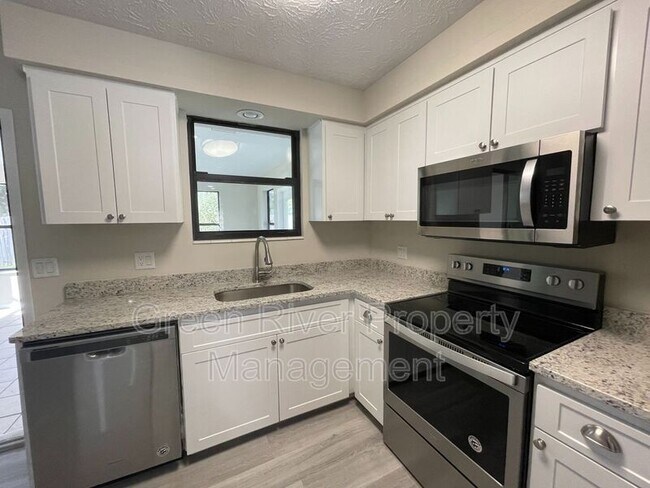 Building Photo - 614 Charles Carroll St
