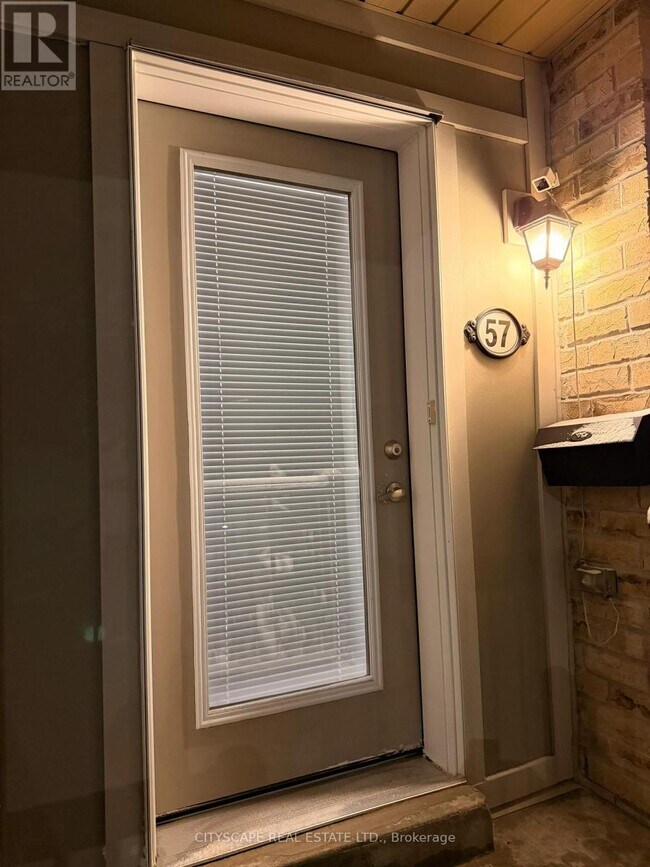 Photo du bâtiment - 250 Sunny Meadow Blvd