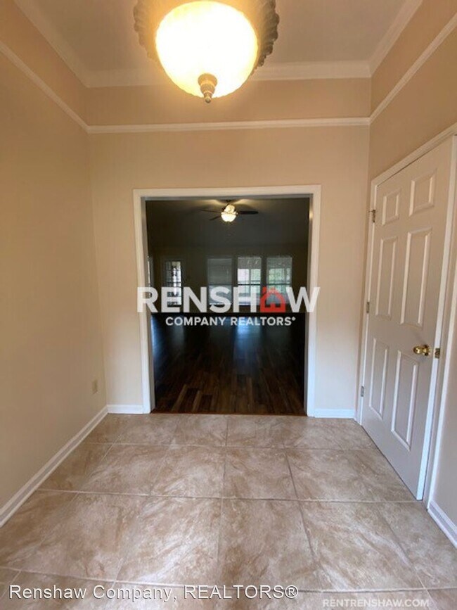 Building Photo - 3 br, 2 bath House - 3778 Russell Hurst Dr W