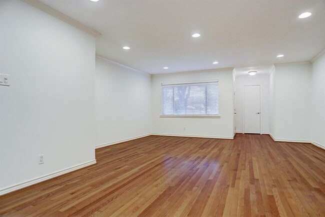 Building Photo - 4671 Merwin St