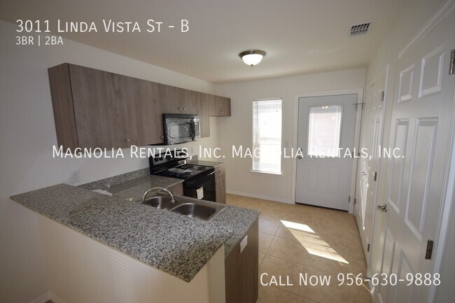 Building Photo - Tulipan Villas Apartments